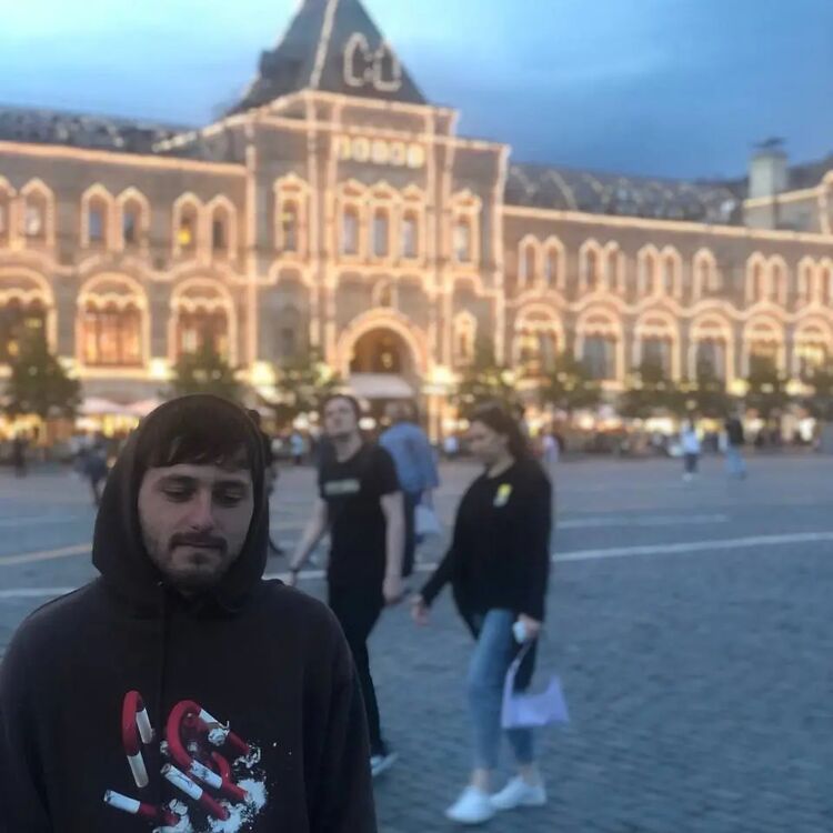  ,   Tom, 28 ,   ,   