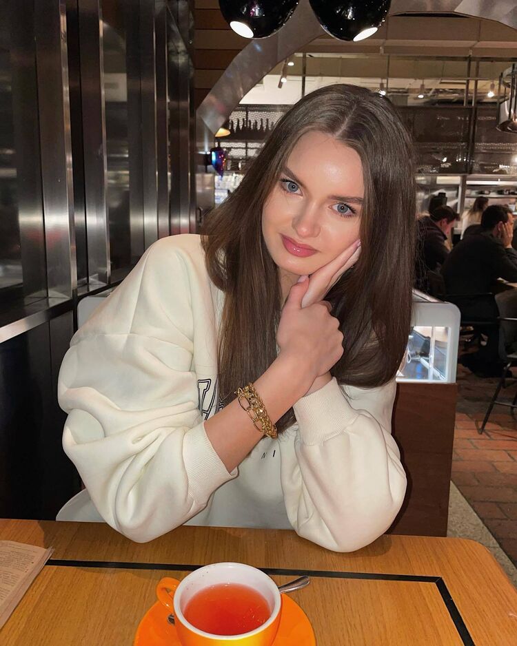  ,   Tina, 23 ,   ,   