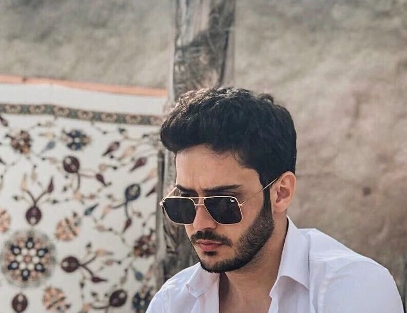  47624580  Arbi, 24 ,    