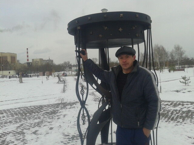  10214520  Sergei, 44 ,    -