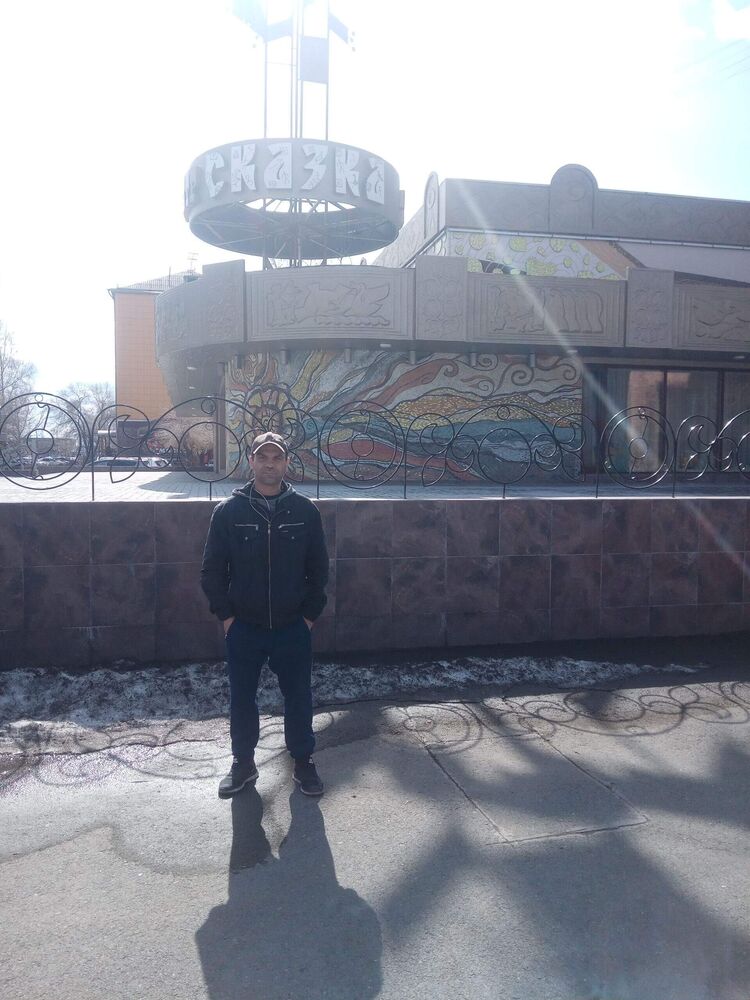  44015460  Igor, 41 ,    