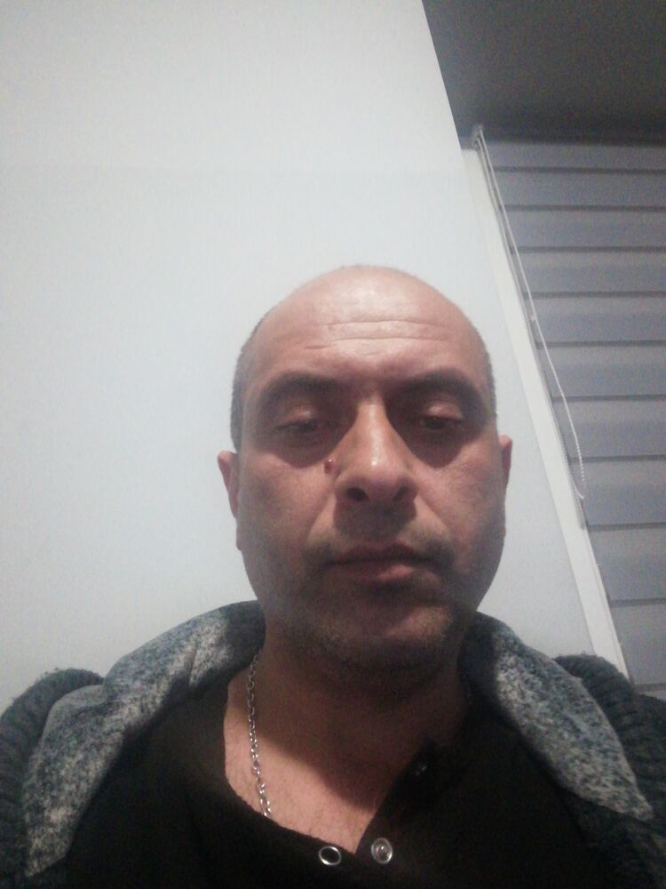  ,   Goga, 40 ,   ,   
