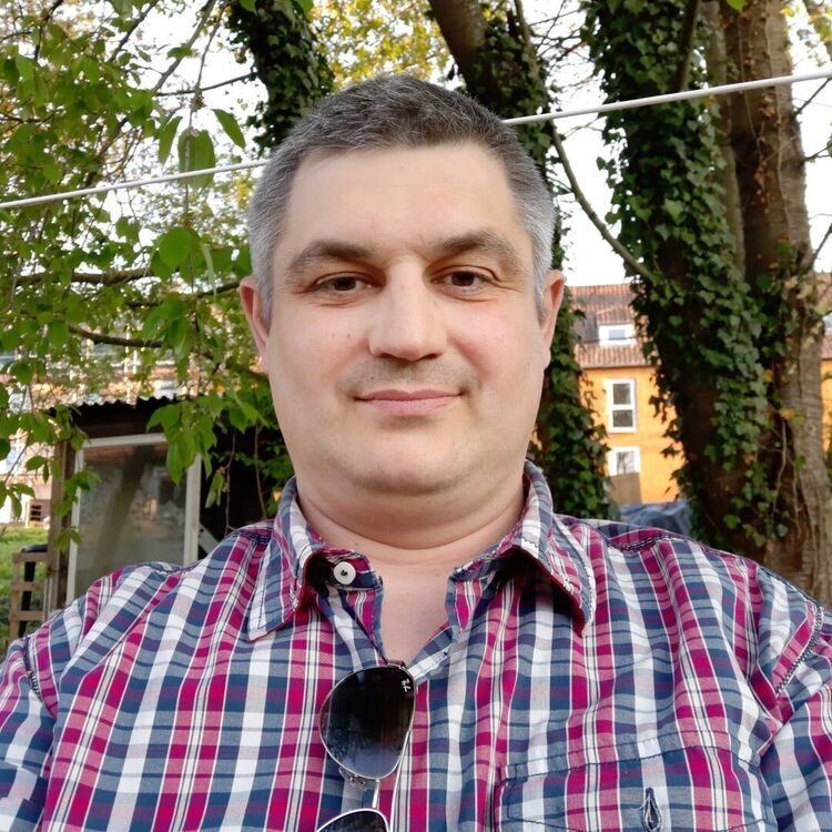 Kassel,   , 49 ,   ,   