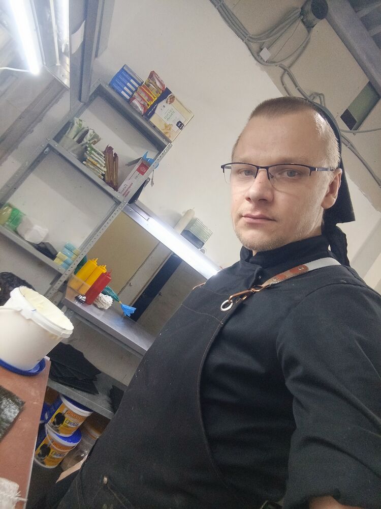  52917220  , 33 ,    -