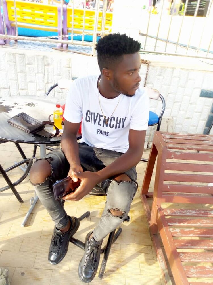  27109800  Steve, 29 ,    