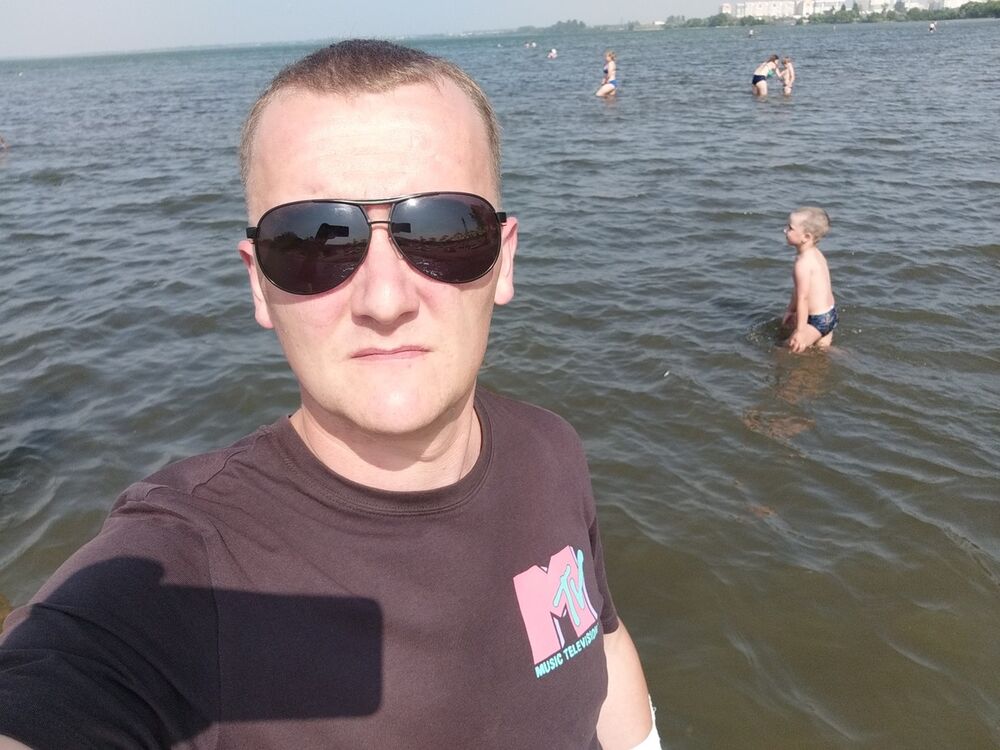  16847580  Vlad, 35 ,    