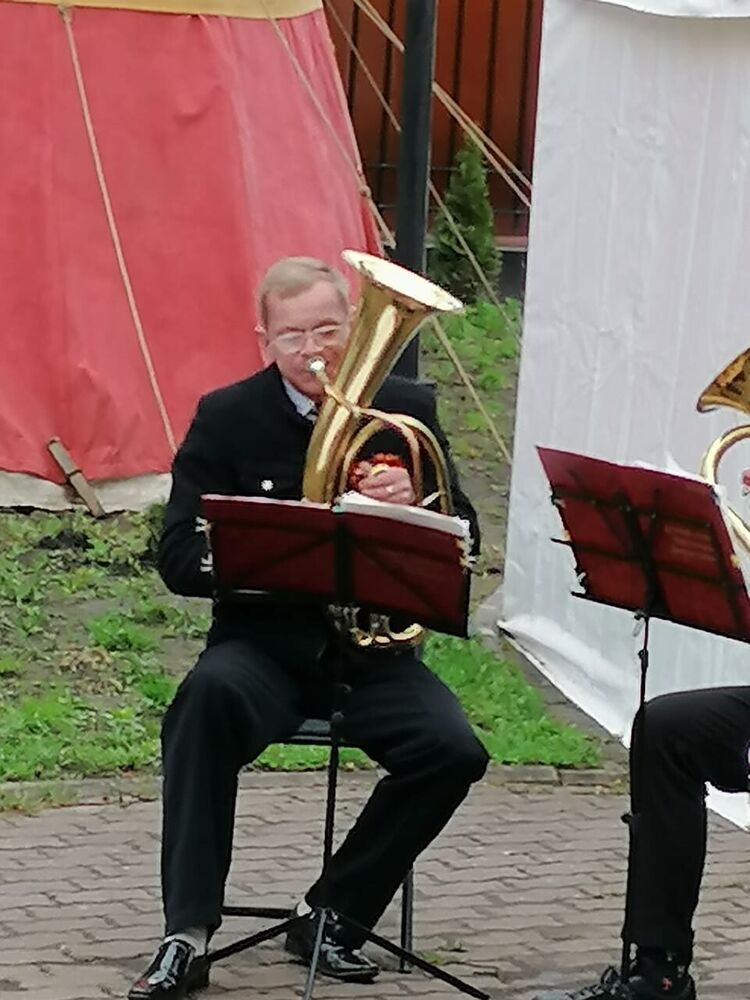  22989580  , 49 ,    