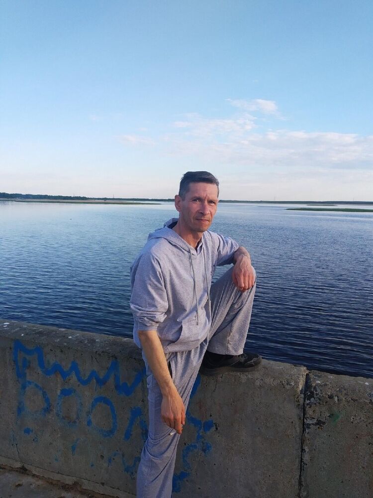  ,   Valery, 47 ,   c 