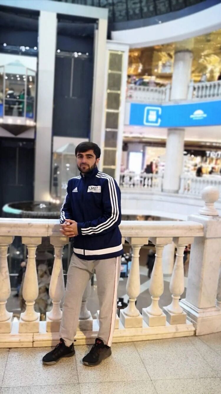  52512120  David, 31 ,    