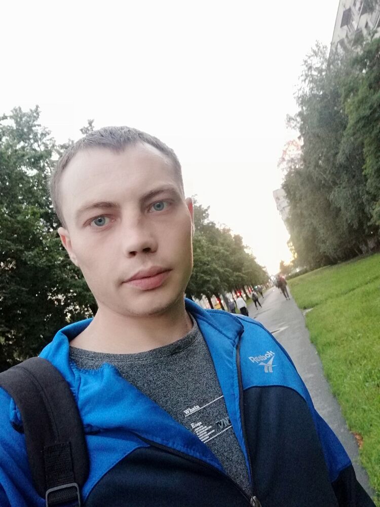  ,   Maxim, 33 ,   ,   , c , 
