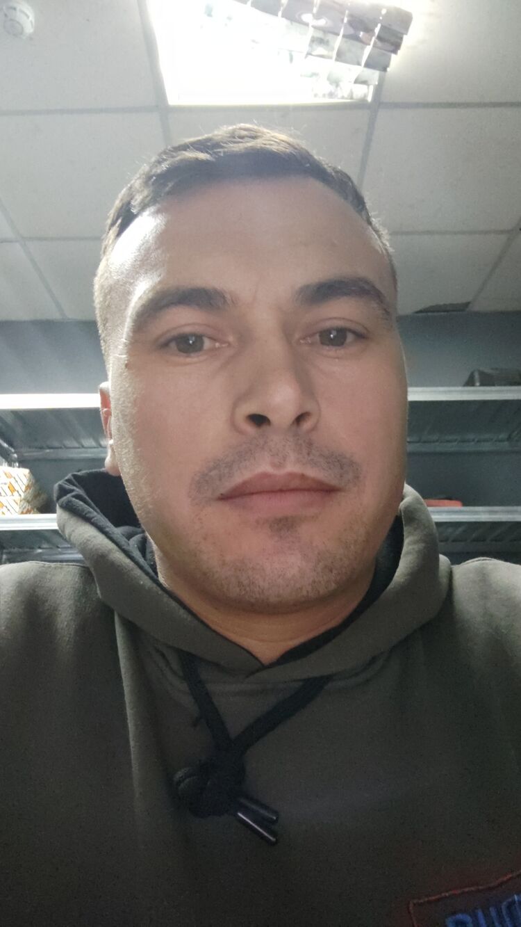  ,   Alex, 37 ,   , 