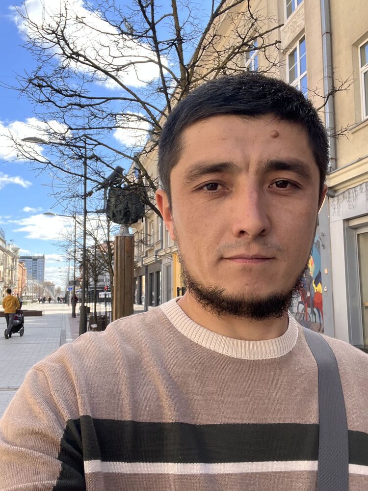  34227720  Ali, 34 ,    