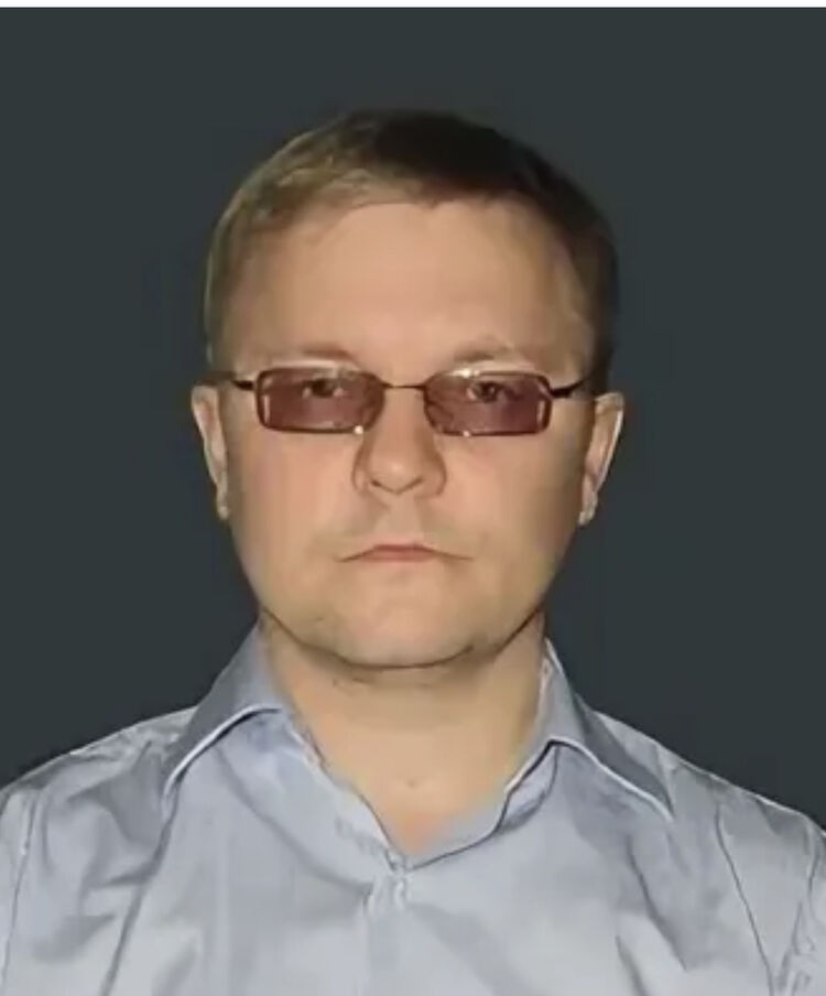  ,   Denis, 38 ,   ,   