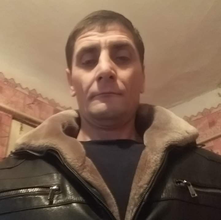  15753550  Serghei, 48 ,    