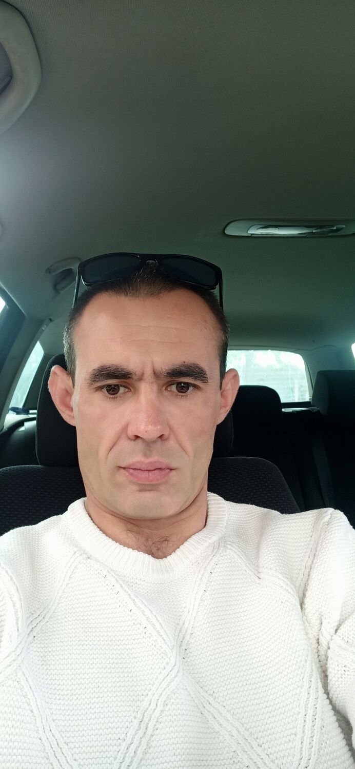  -,   Sergio, 40 ,   ,   
