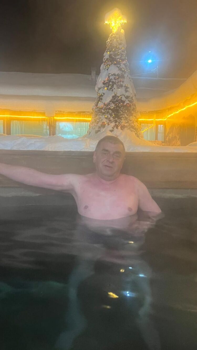  40500330  Sergey, 57 ,    -