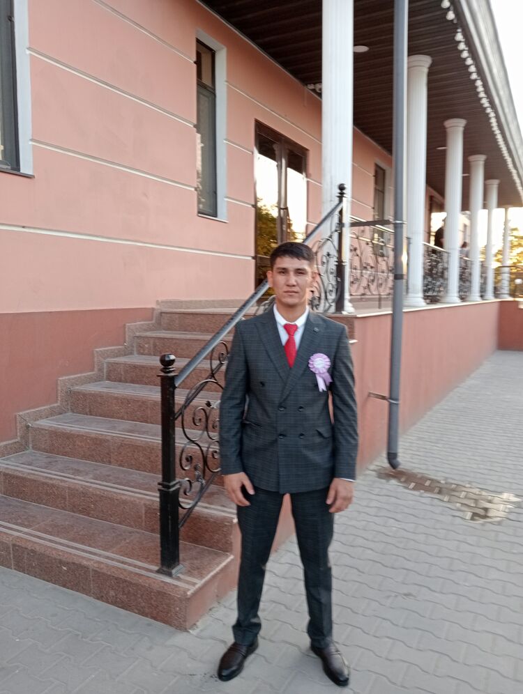  45487370  Nurik, 35 ,    