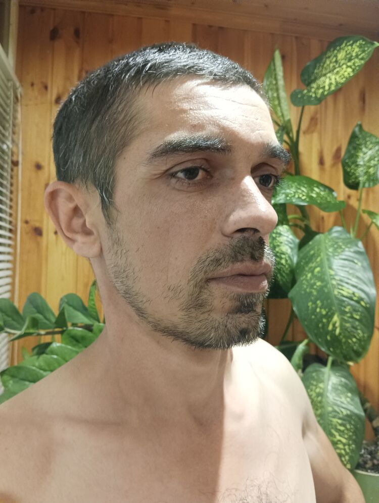  45727260  Kamo, 40 ,    