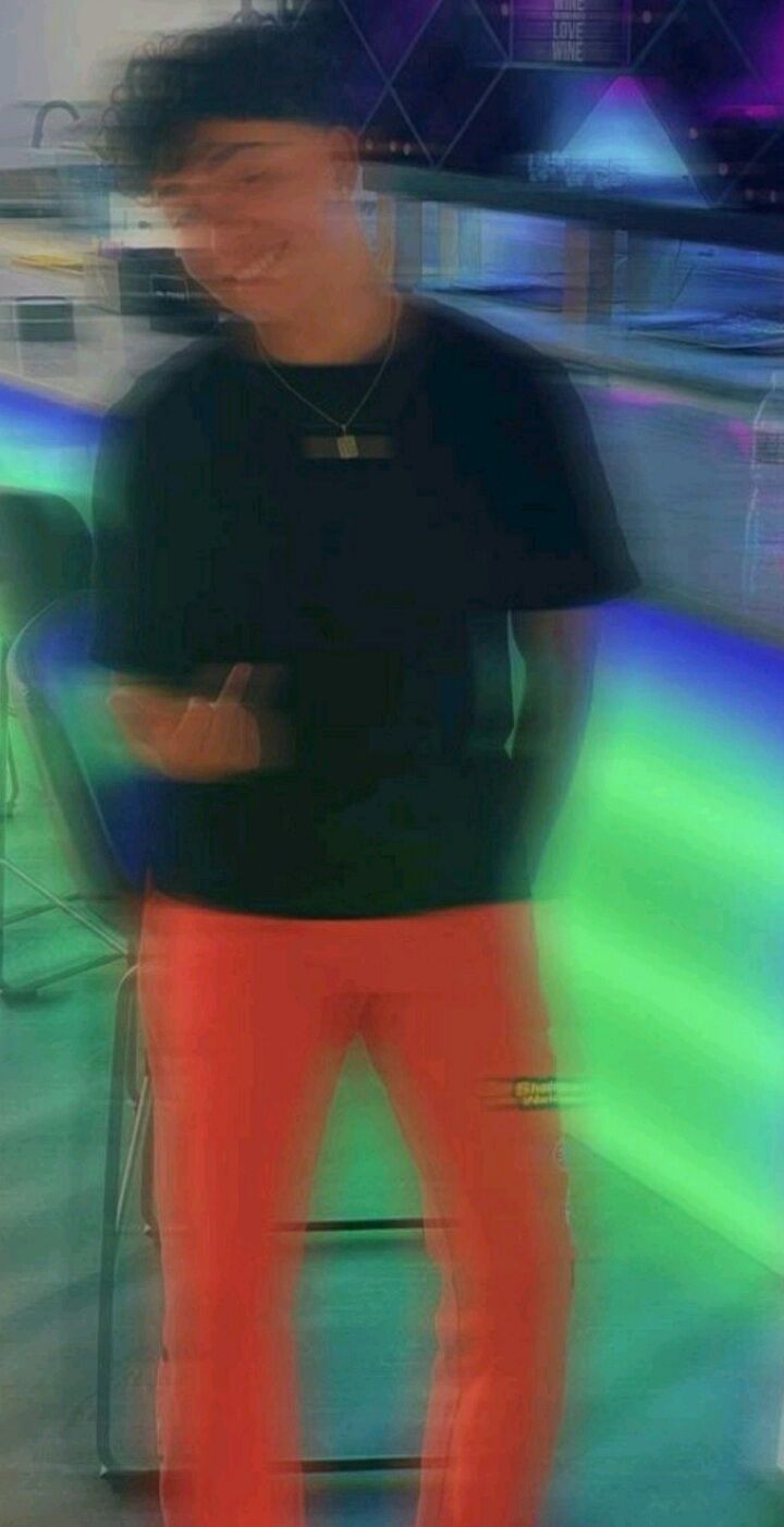  23932340  Mario, 24 ,    