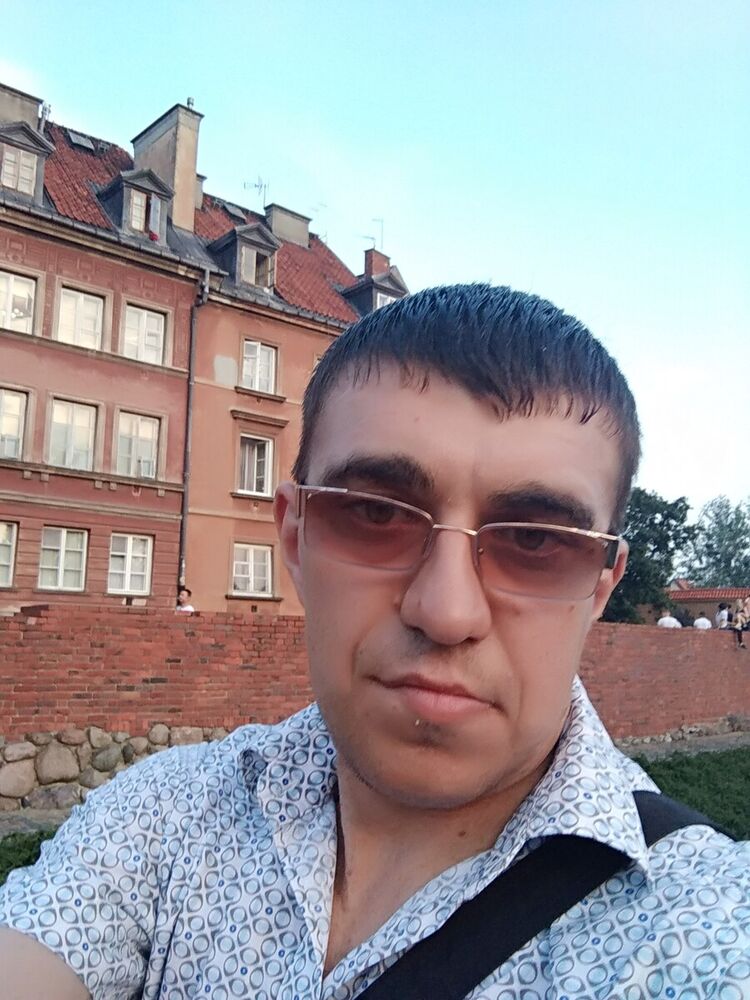  20195940  Igor, 36 ,    