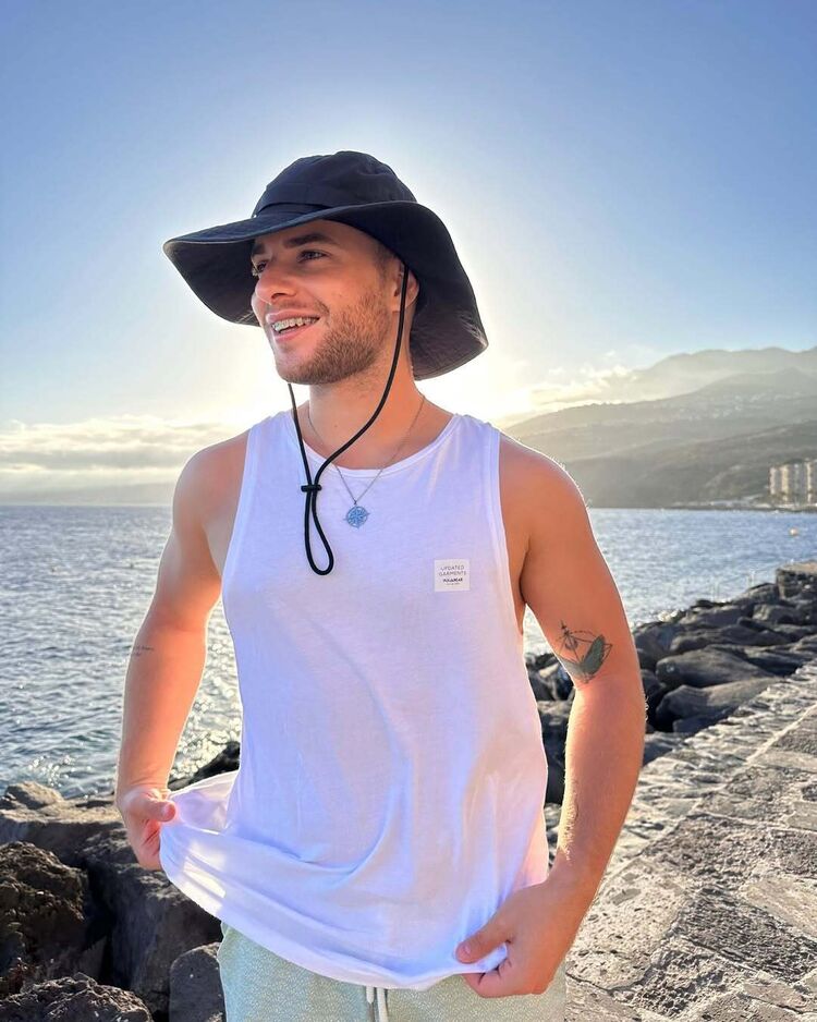  ,   Georgy, 31 ,   ,   