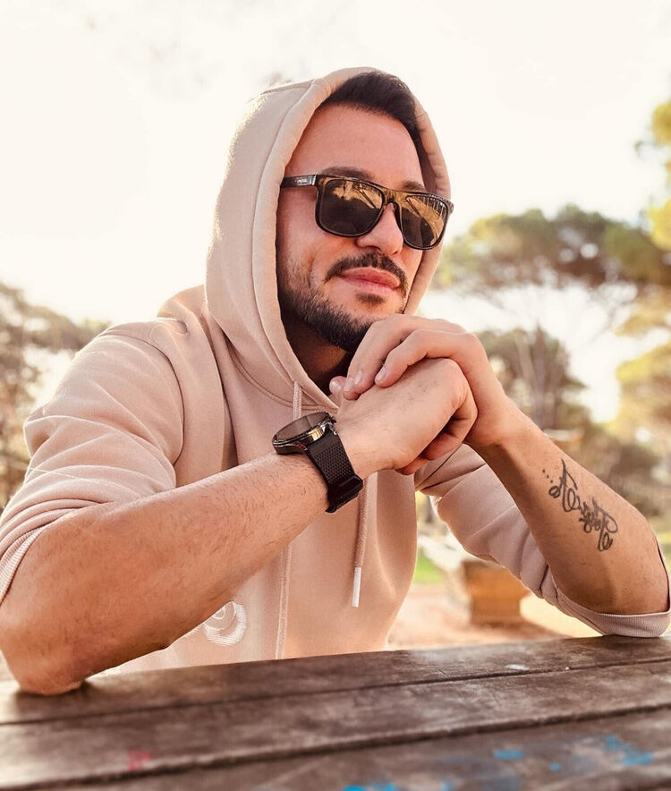  42363720  Tolga, 35 ,    