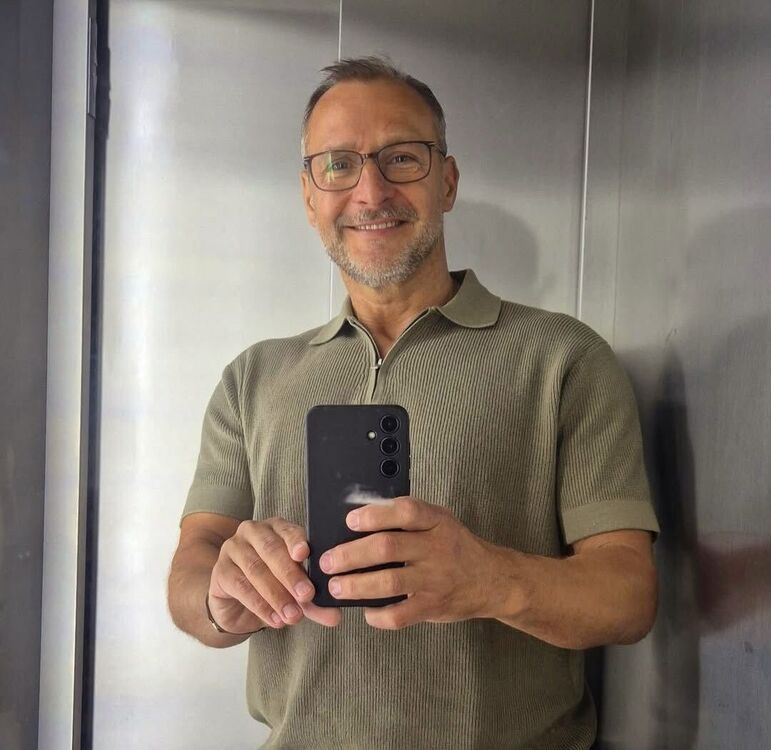  52845220  , 47 ,    