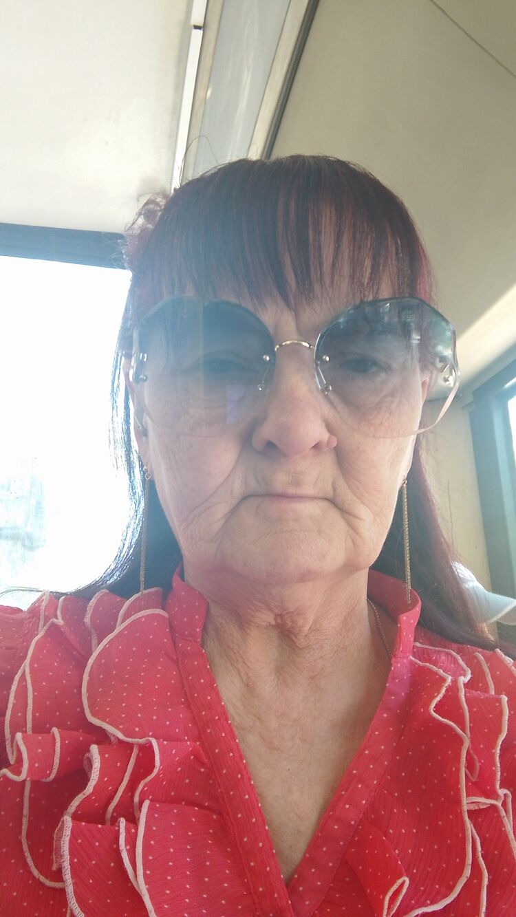  52371880  Olga, 62 ,    