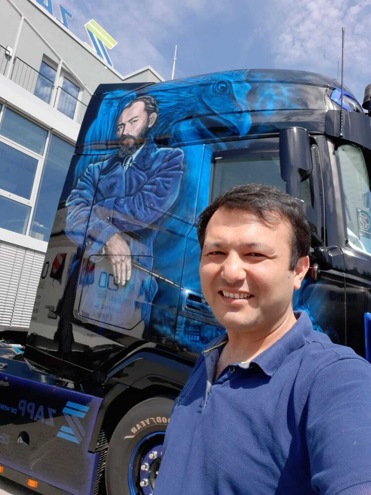  46891730  NURIK, 37 ,    