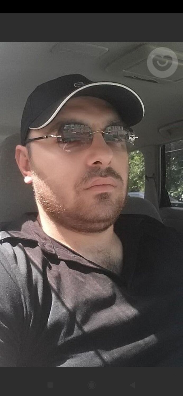  26252290  Artak, 40 ,    