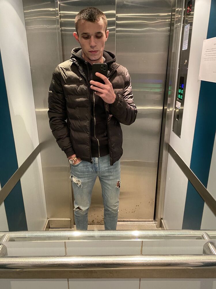 ,   Anton, 26 ,   ,   