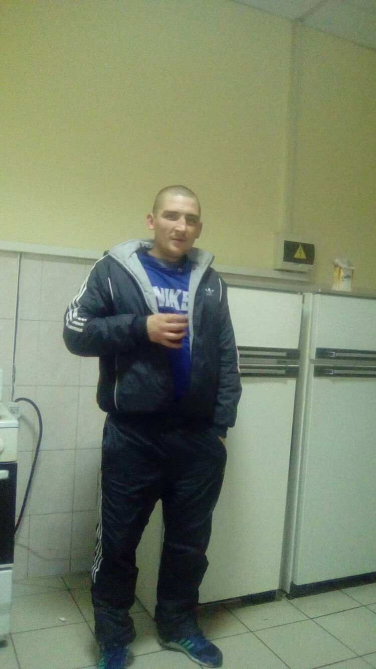  52951650  , 33 ,    