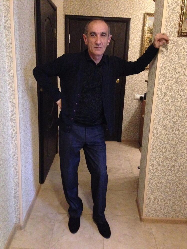  ,   Artur, 58 ,   