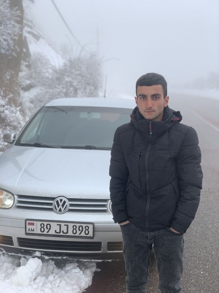  ,   Arman, 21 ,   ,   