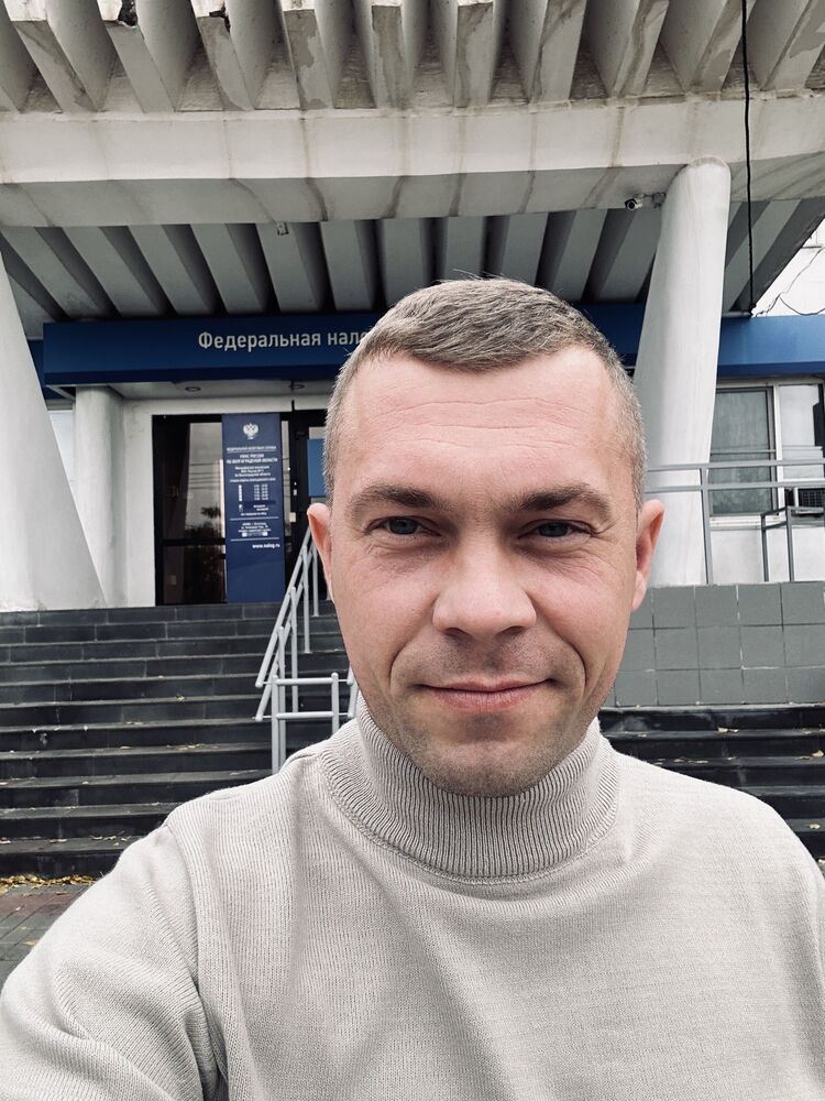  ,   Artem, 37 ,   ,   , c , 