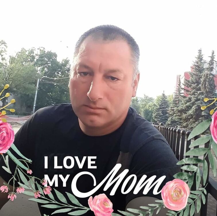  19144150  Sergej, 52 ,    