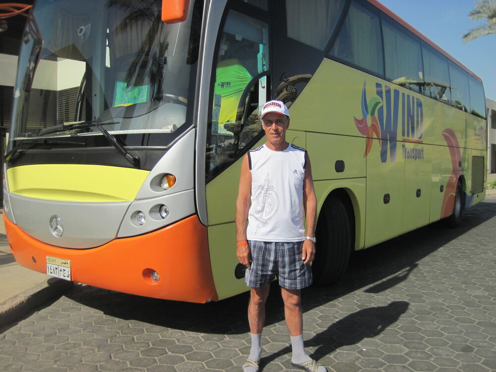  31497920  Viktor, 70 ,    