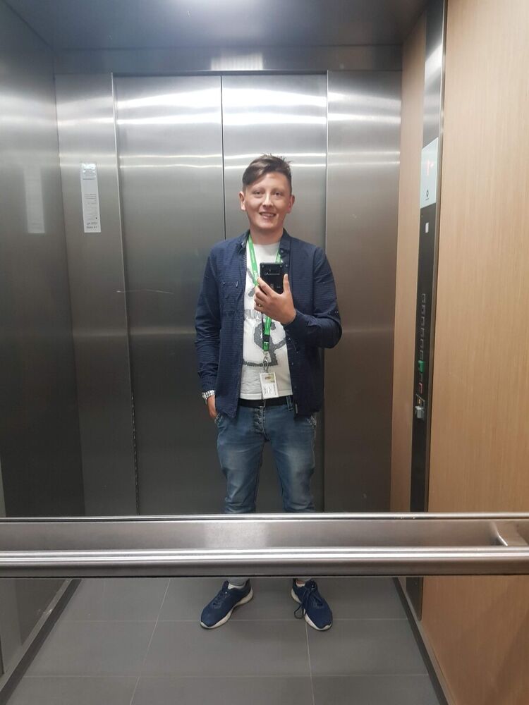  21615220  Petr, 29 ,    Praha