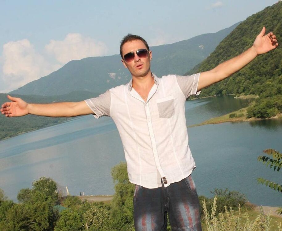  17915830  Alecsandr, 36 ,    