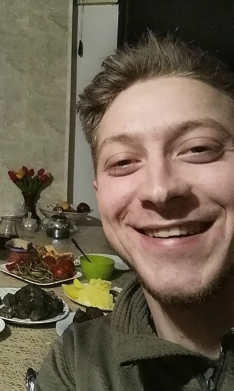  --,   Viktor, 25 ,   ,   