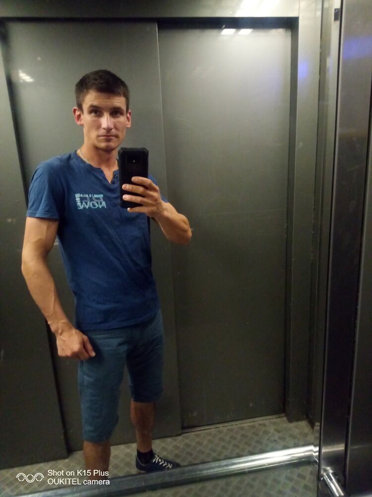  41299520  Viktor, 35 ,    