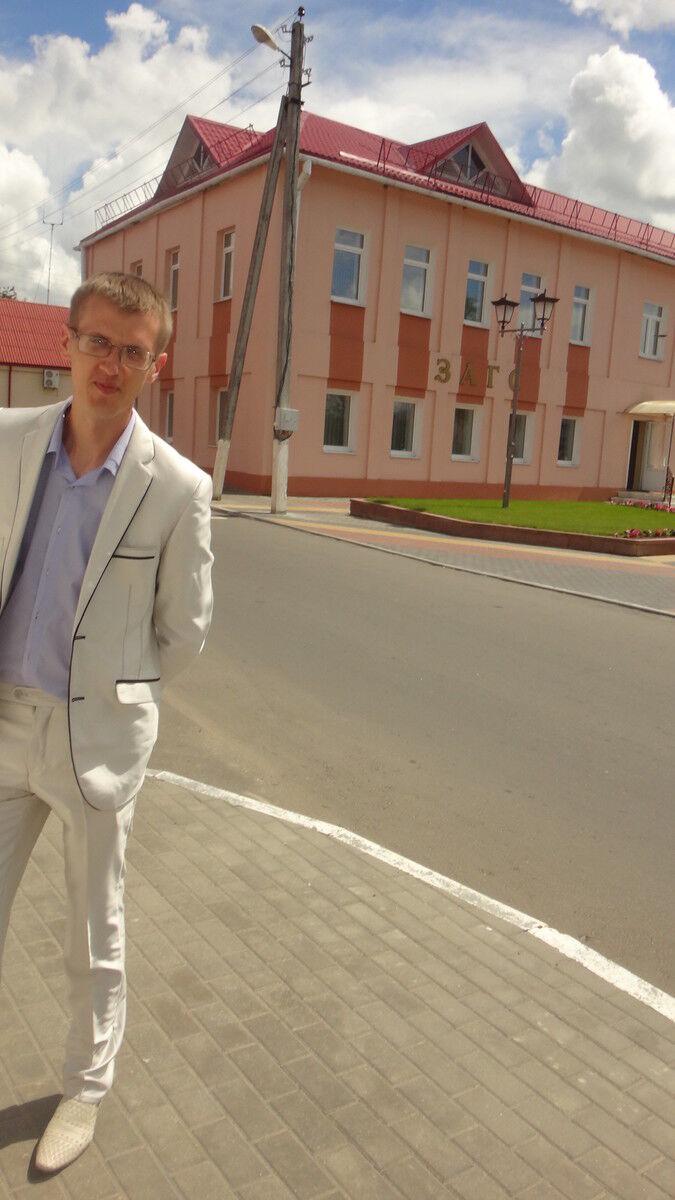  ,   Aleks, 33 ,   