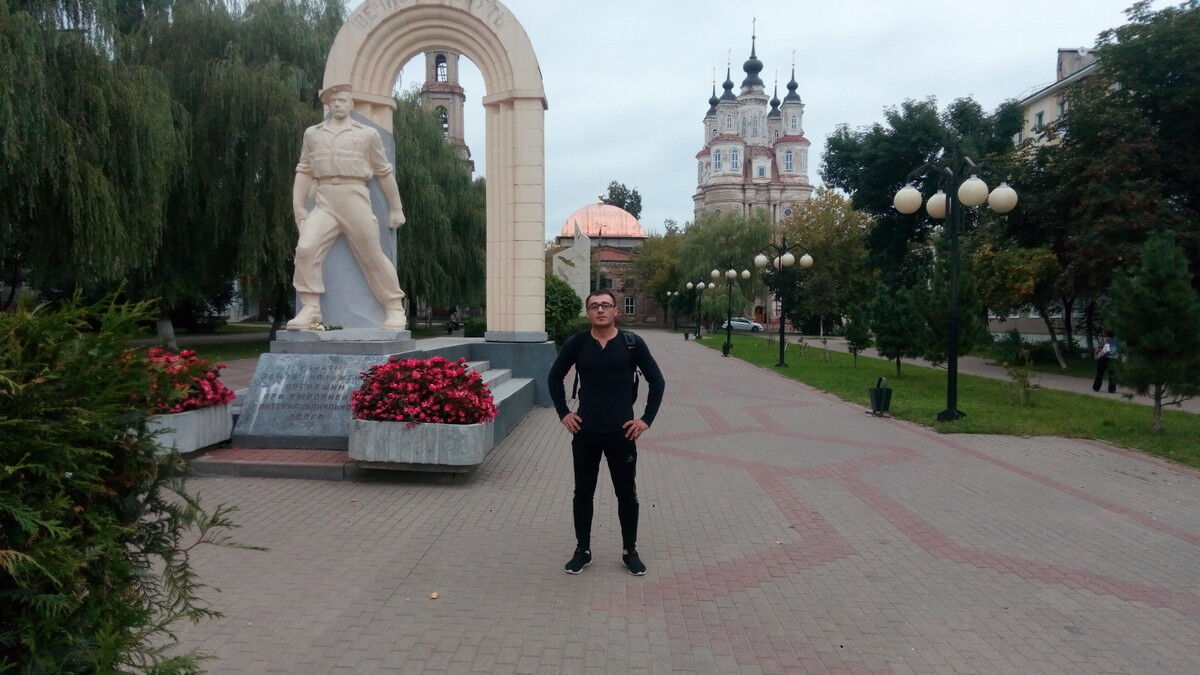  10335770  Vladimir, 44 ,    