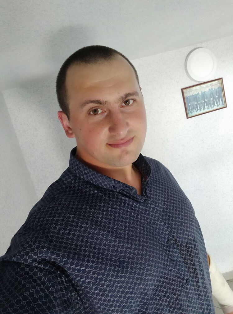  23853320  Vladimir, 34 ,    