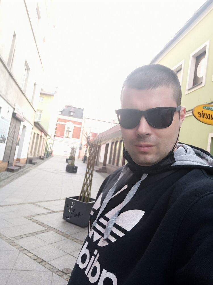  22758290  Artur, 39 ,    Grodzisk Wielkopolski