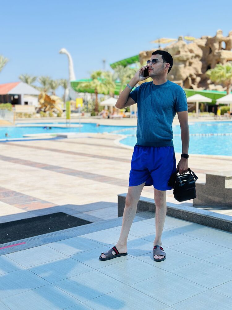  39435670  Aziz, 39 ,    
