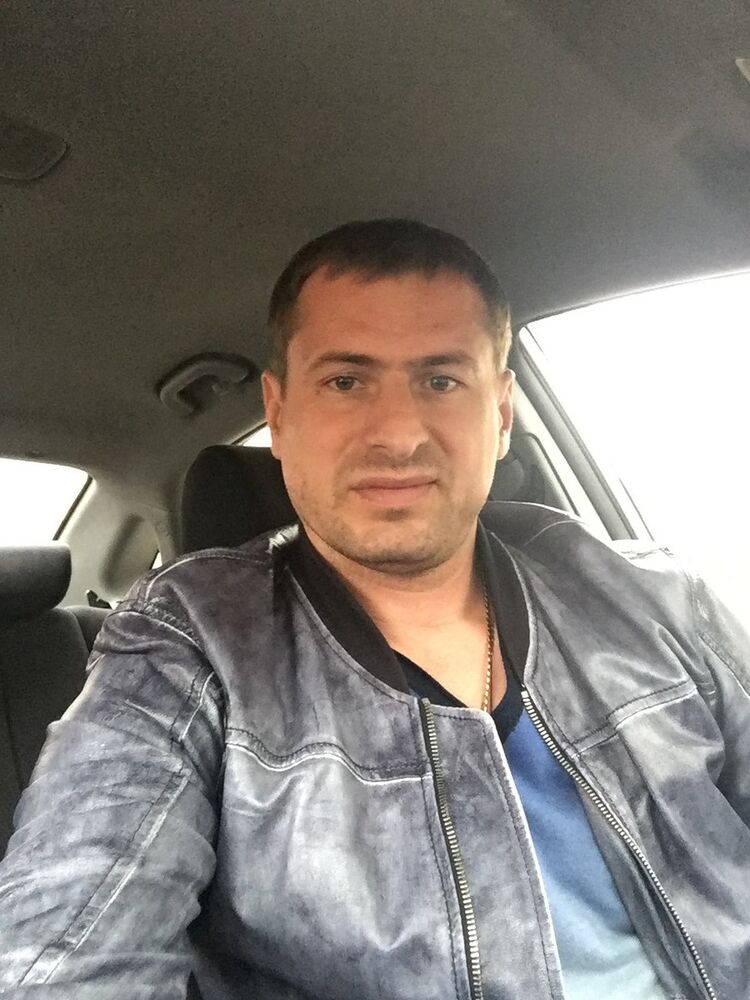  8386060  Ivan, 41 ,    