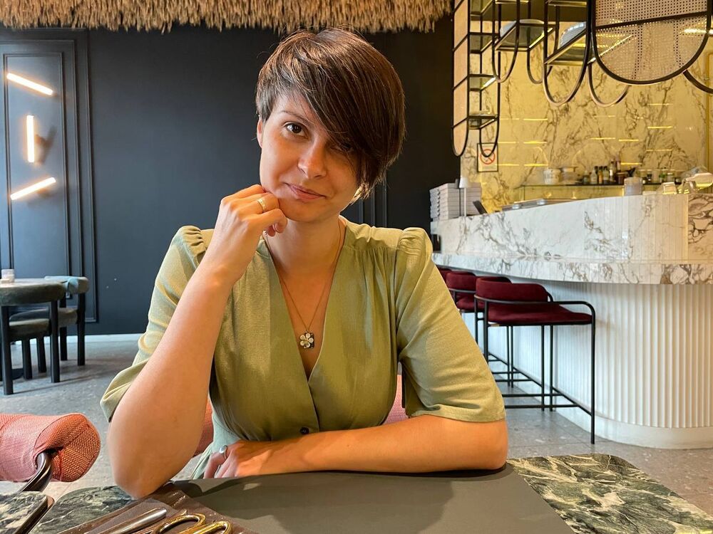  -,   Taya, 37 ,   ,   , 