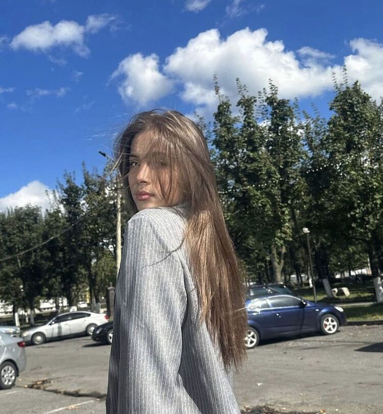  40467130  , 24 ,    