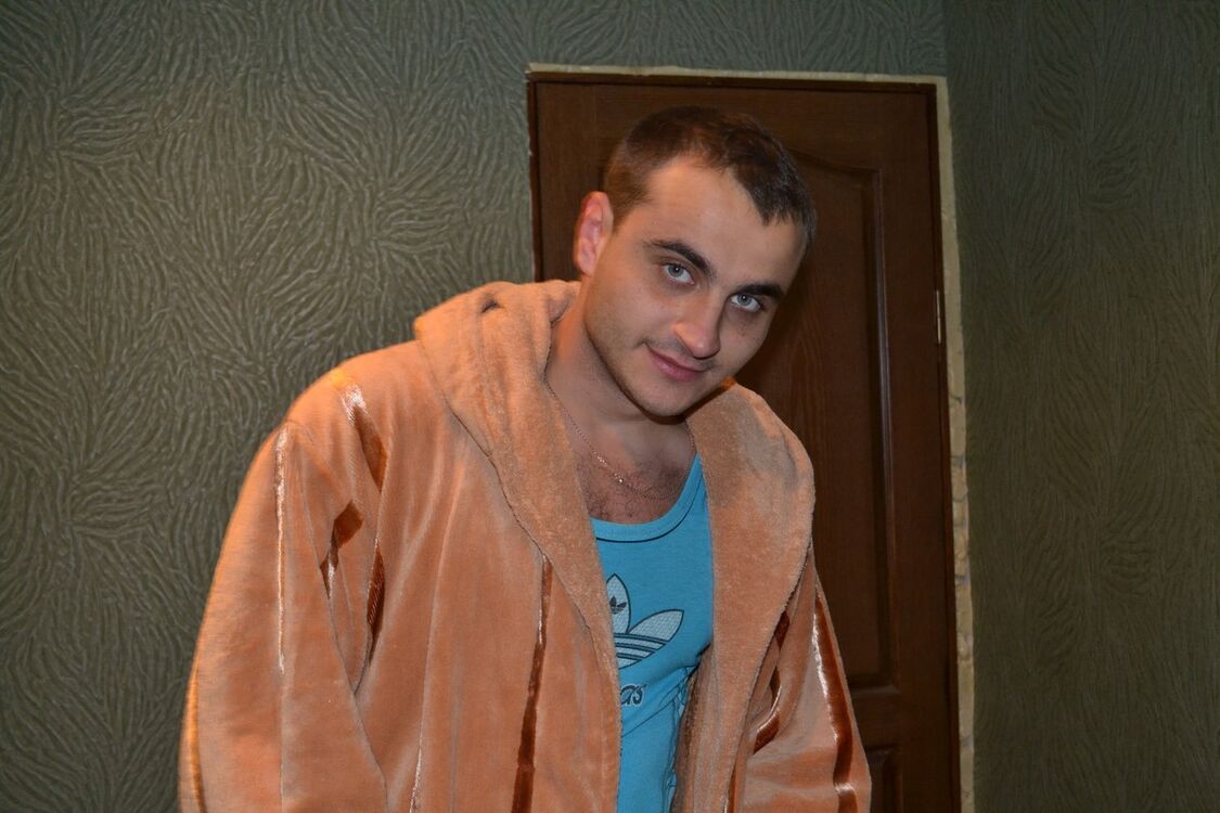 6809590  Jeen, 38 ,    